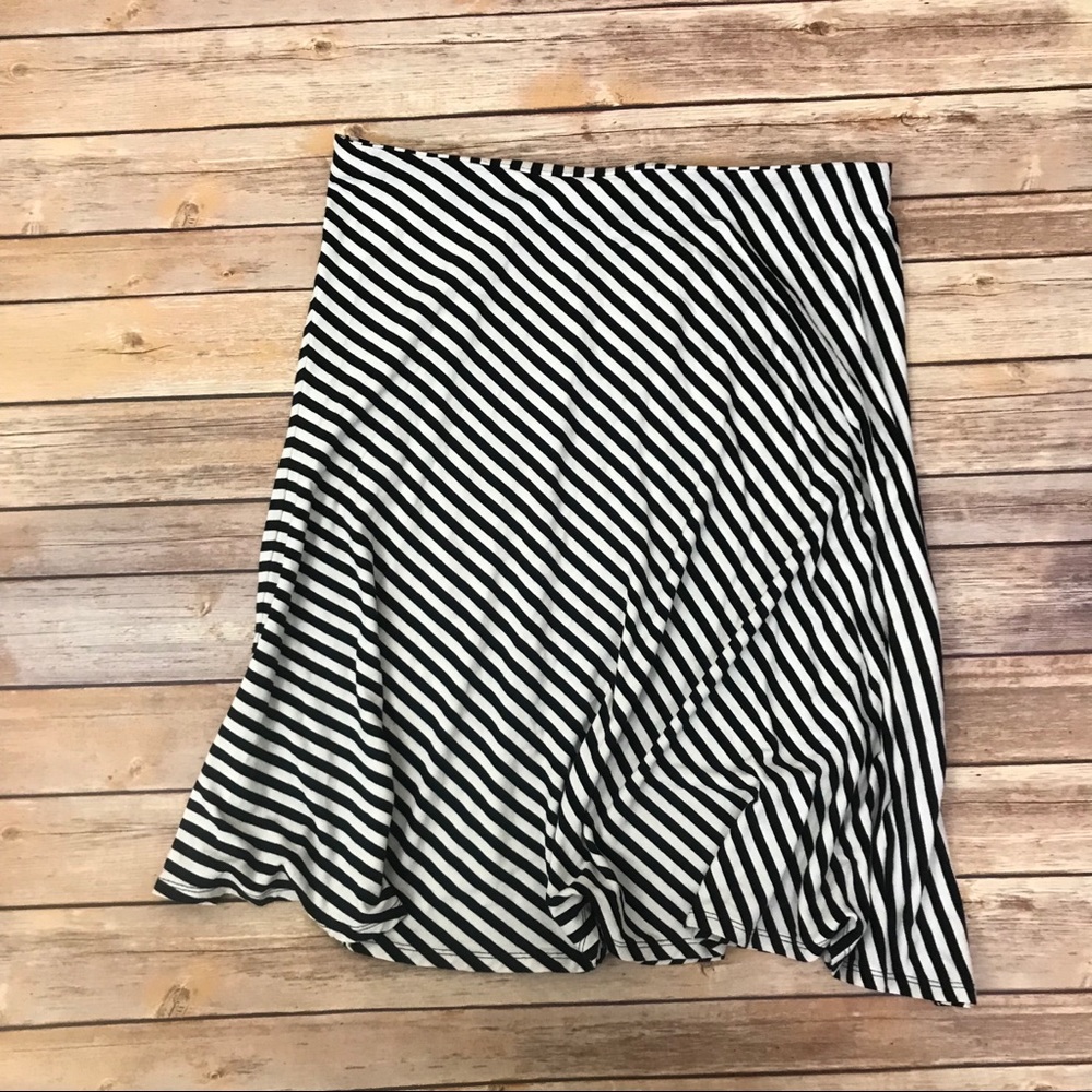 Ann Taylor Black and White Striped Skirt Size 12